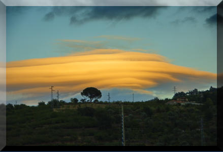 Angestrahlte Wolkenformation Caldas de Aregos