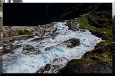  Fluß zum Wasserfall 